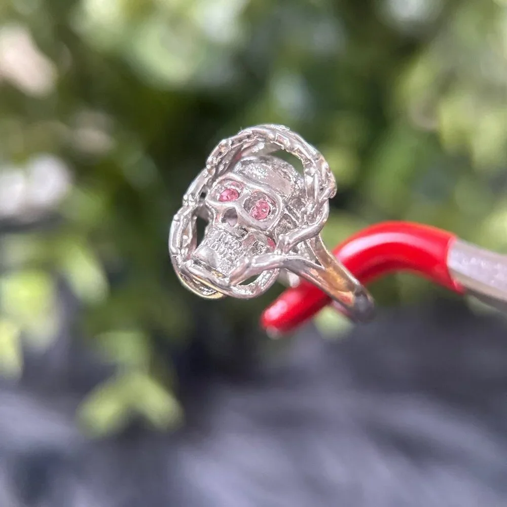 Pink Eyes Small Skull‎ Ring